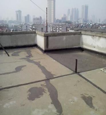 白云漏水维修 楼顶漏水是什么原因，楼顶漏水维修方法是什么?