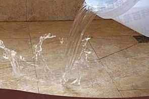 白云漏水维修 免砸砖防水材料该如何施工